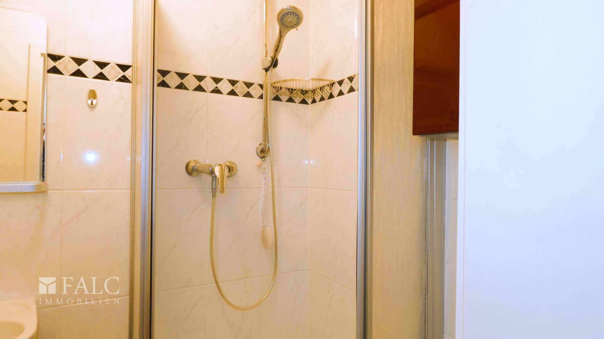 Dusche im Gäste-WC